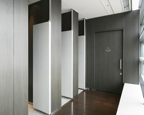 他のトイレブースと意匠をあわせることが可能です。
