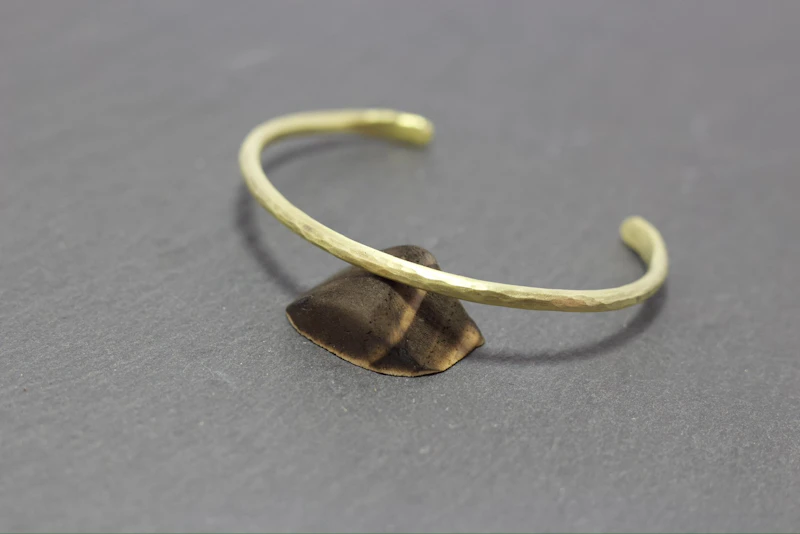 Narrow Hammer Tone Bangle