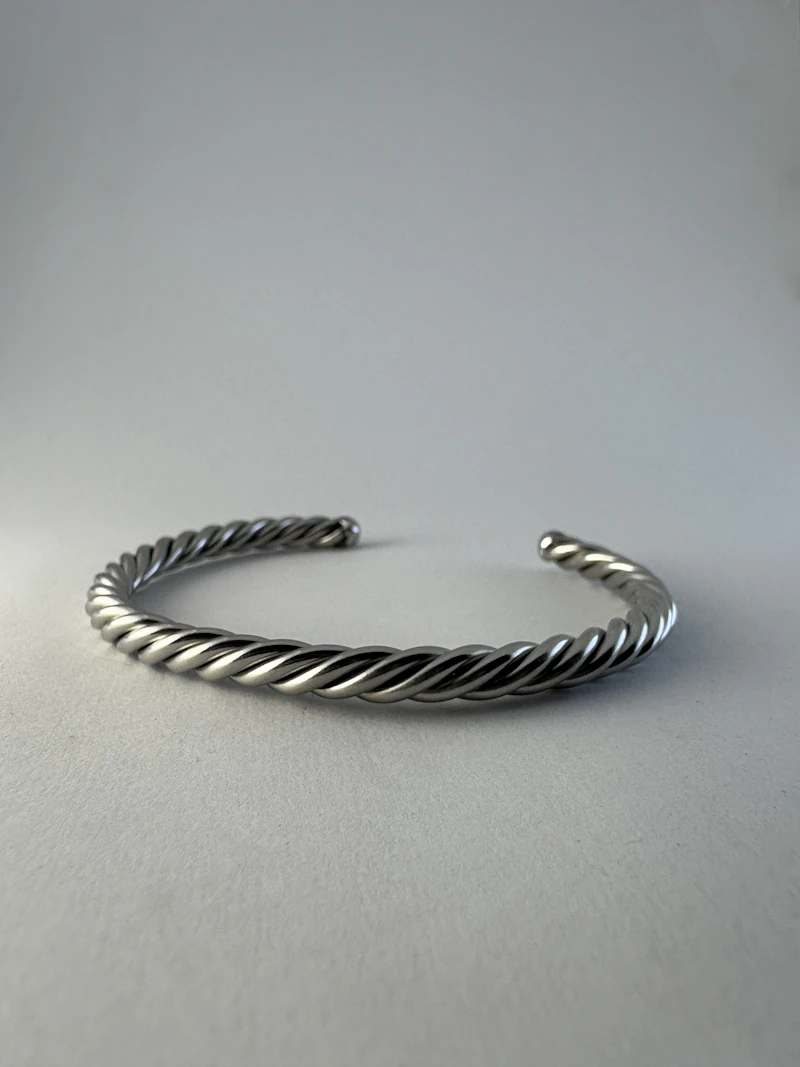 4x1  Twist Bangle