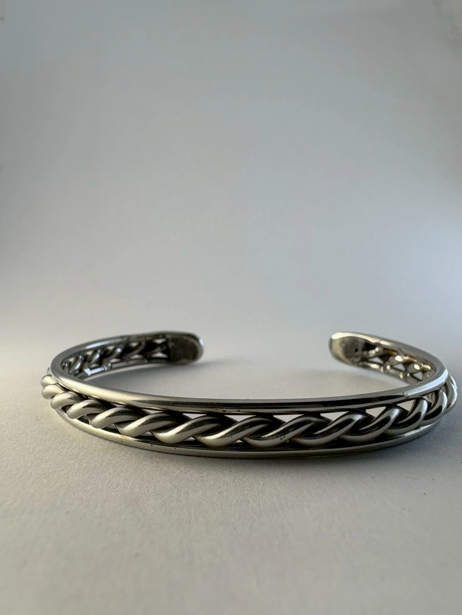 Single Twist　Bangle