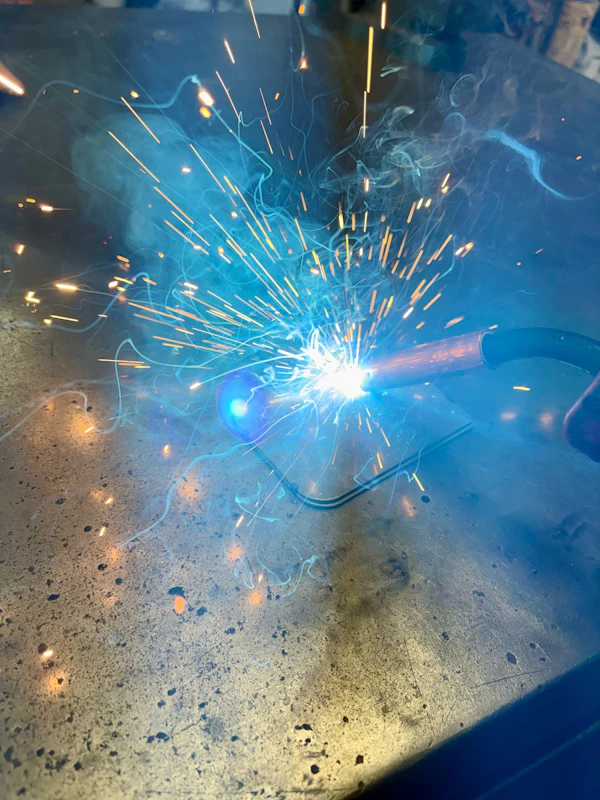 【TIG溶接と半自動溶接、何が違う？】　アイアン家具職人が教える使い分けの基本