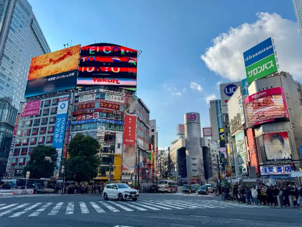 OOH広告とは？屋外広告の基礎から最新トレンドまで