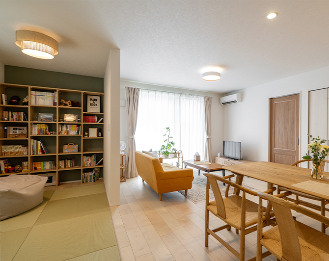図書室のある平屋で叶えた、お気に入りに囲まれてのんびり寛ぐ暮らし