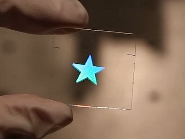 ガラスへのホログラム記録のサムネイル画像