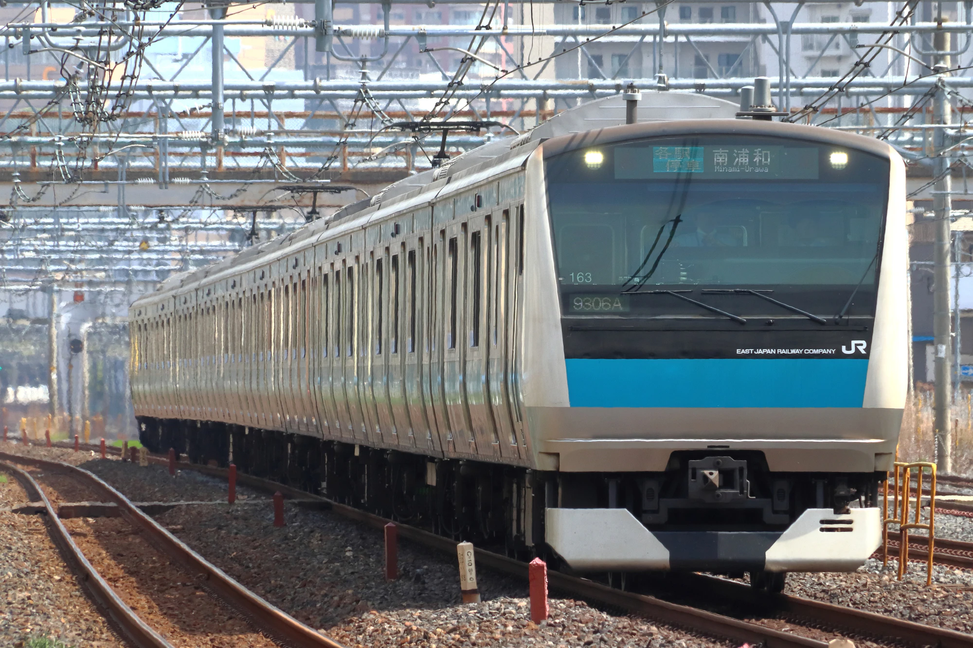 田町駅付近線路切換工事に伴う京浜東北線E233系電車（大宮⇔東十条）
