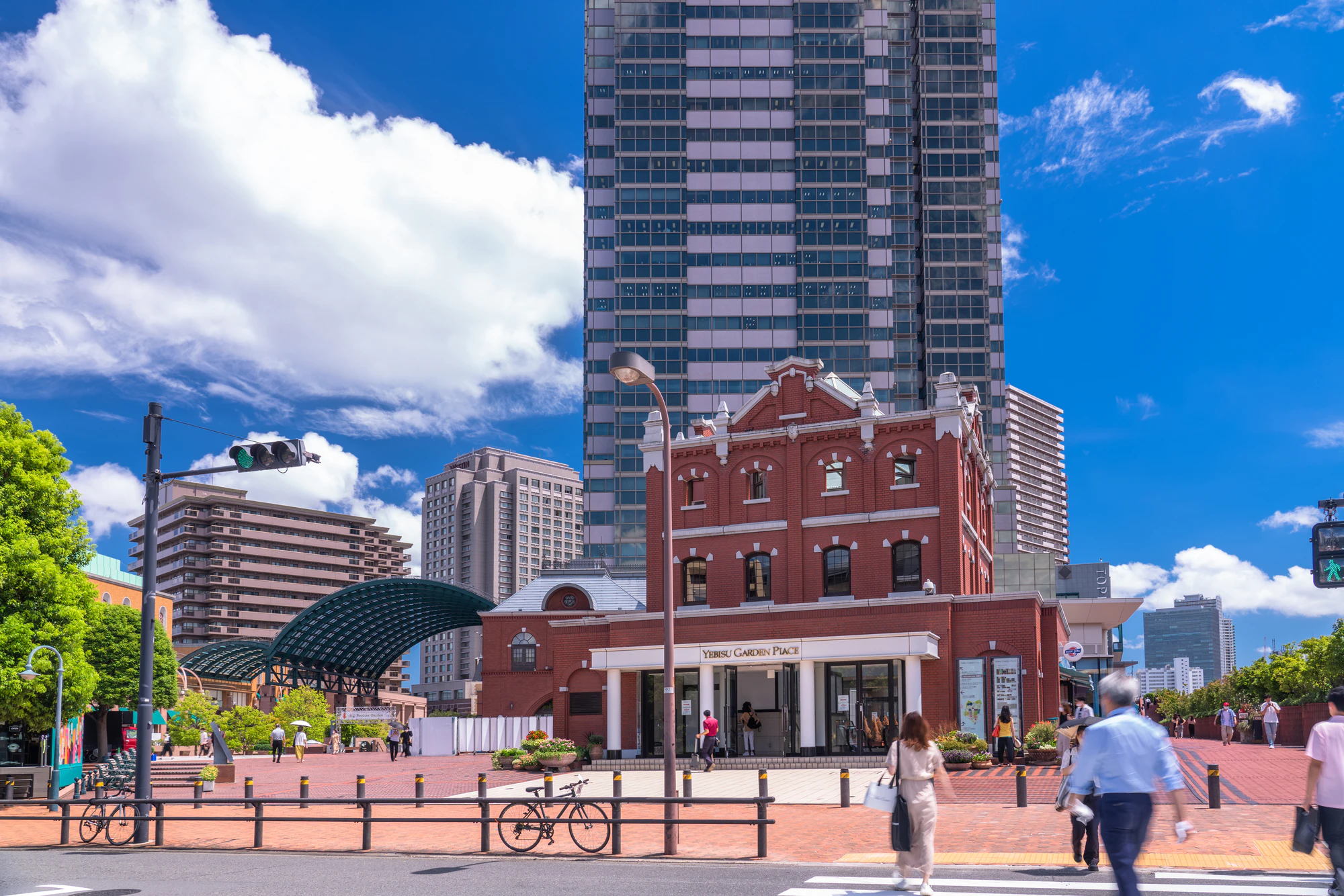 《東京都》恵比寿駅前・都市風景