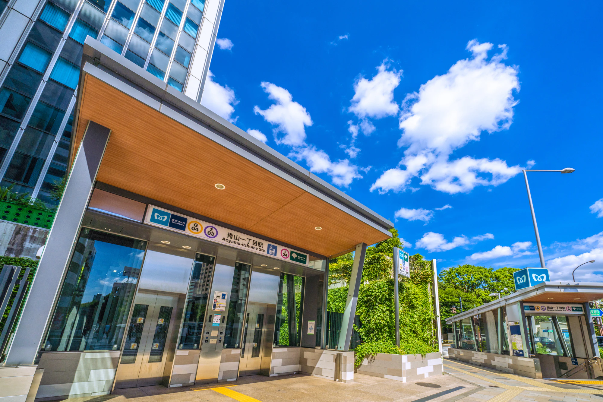 日本の東京都市景観　青山一丁目駅などを望む