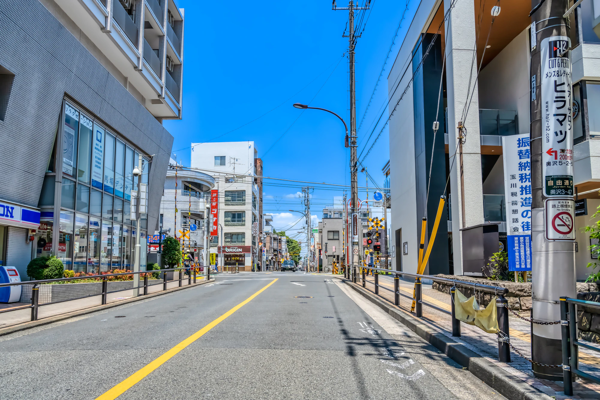 東京都世田谷区の都市風景　奥沢駅