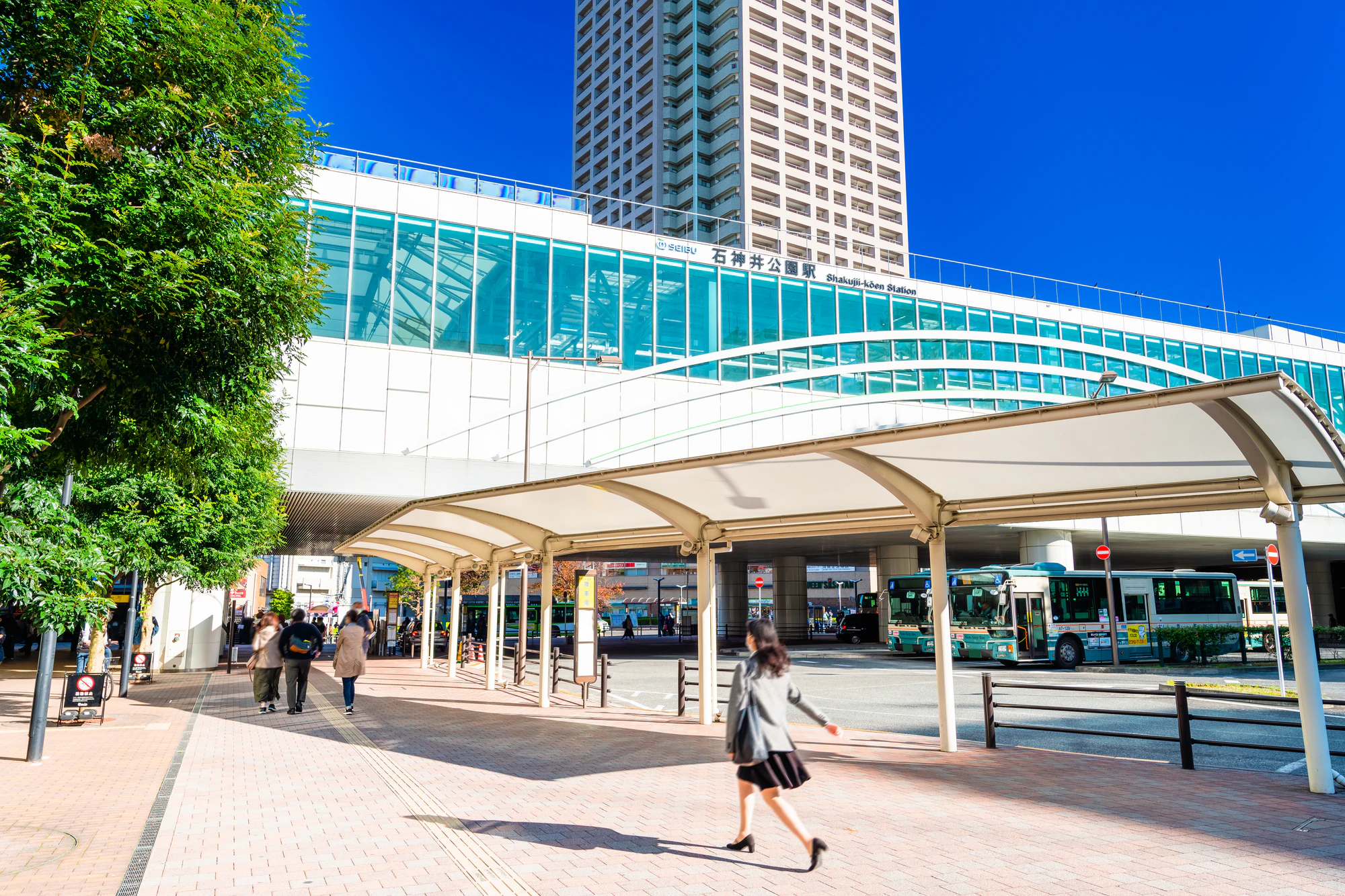 東京　石神井公園駅　駅前風景