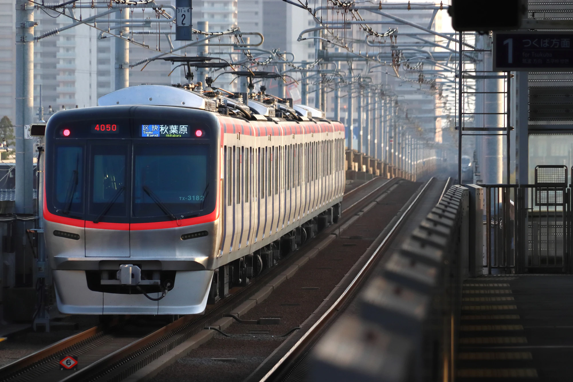 ［TX］つくばエクスプレスTX-3000系電車（区間快速：秋葉原⇔つくば）