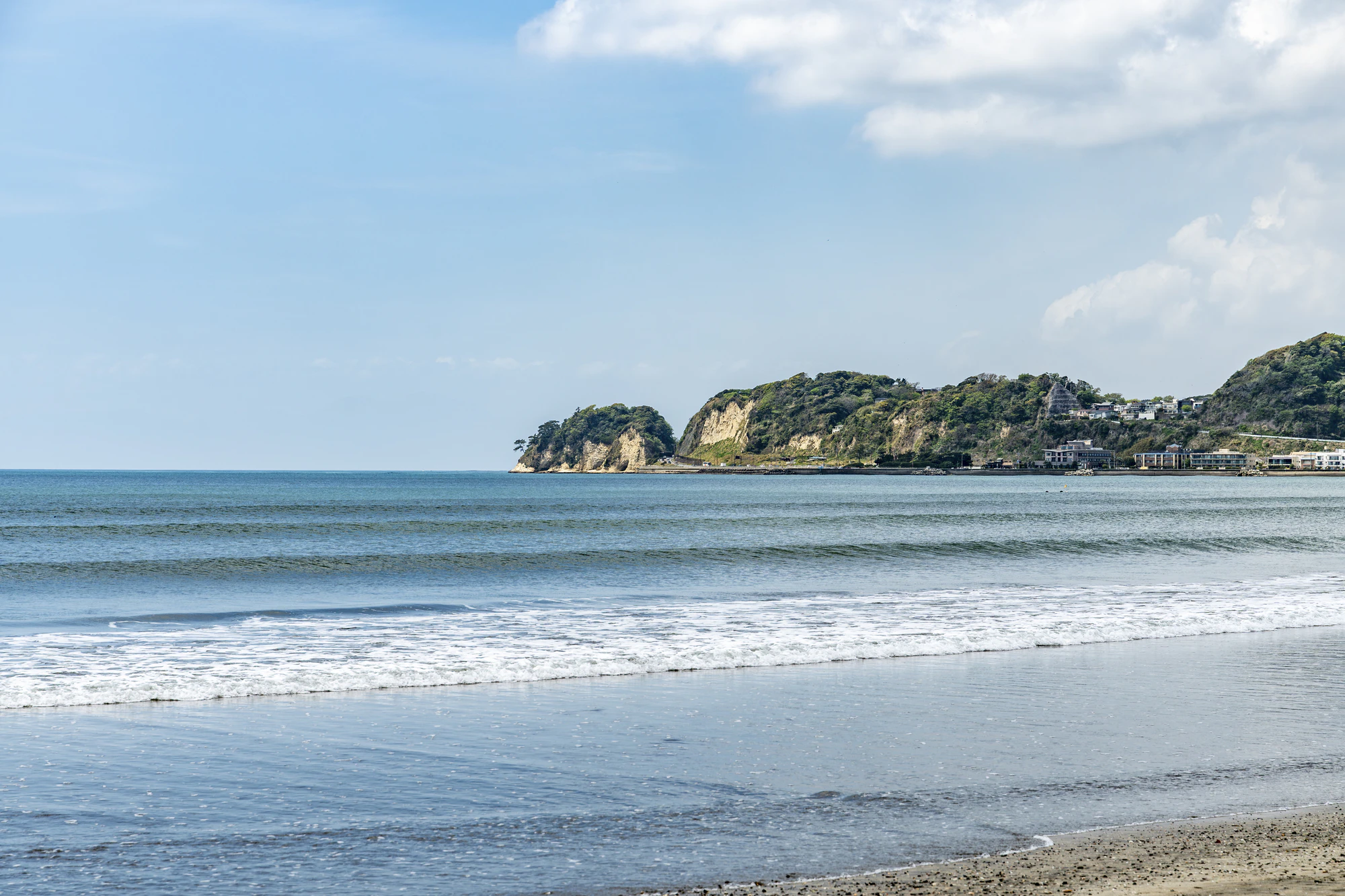 鎌倉市由比ヶ浜海岸、材木座海岸の風景