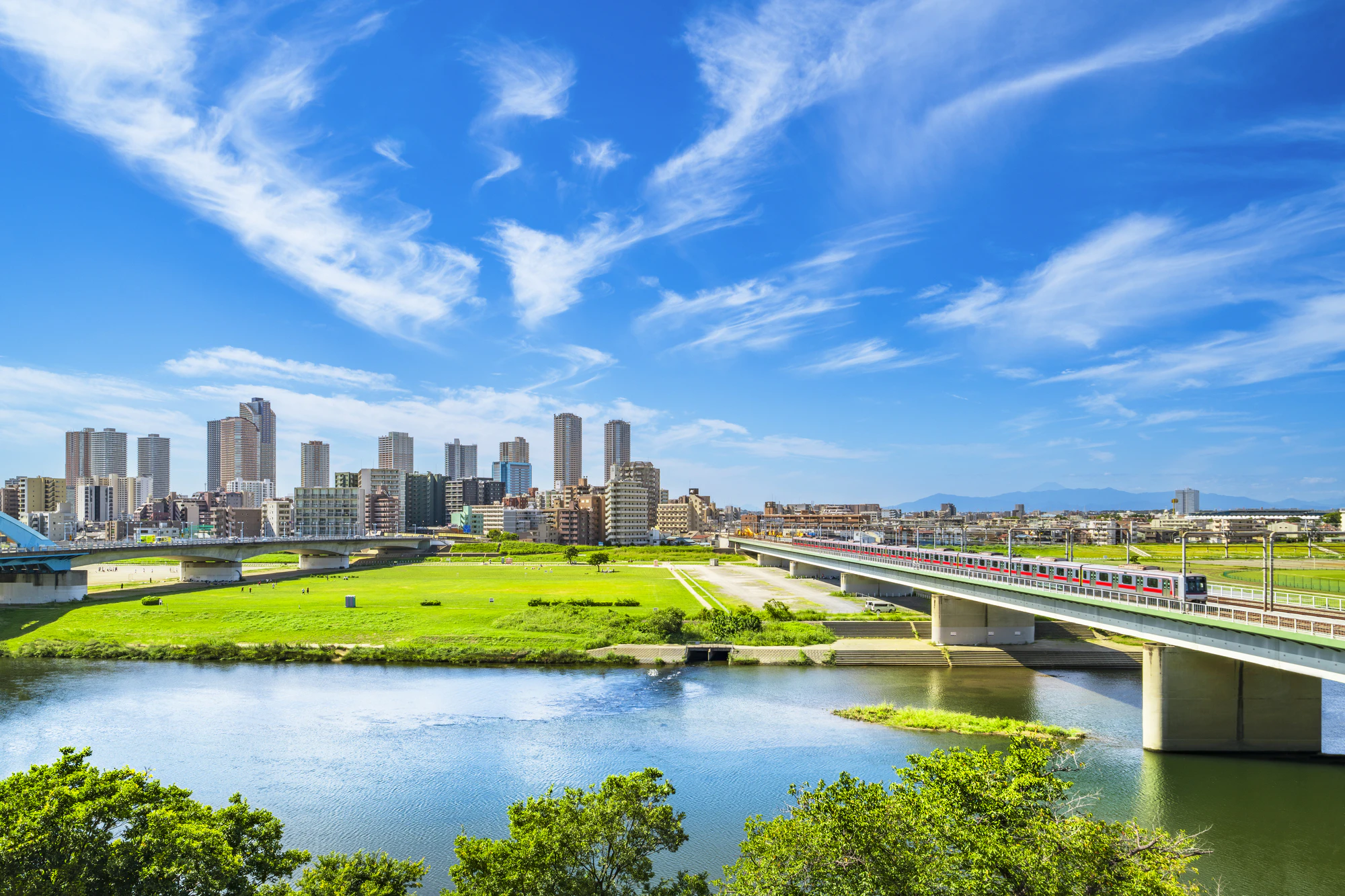 多摩川・武蔵小杉の都市風景【神奈川県・川崎市】