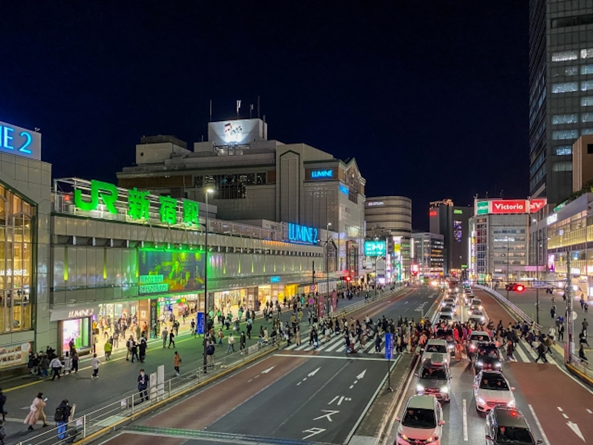 【新宿駅】今夜泊まれる当日ホテル予約完全攻略！おすすめ順・高評価・コスパ順で探すリアルタイム空室ガイド のアイキャッチ