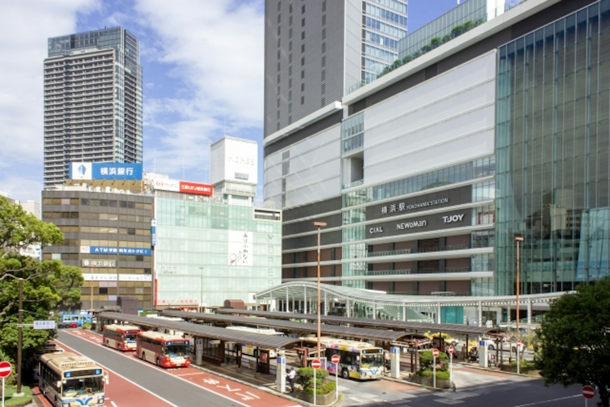 【横浜駅】今夜泊まれる当日ホテル予約完全攻略！おすすめ順・高評価・コスパ順で探すリアルタイム空室ガイド のアイキャッチ