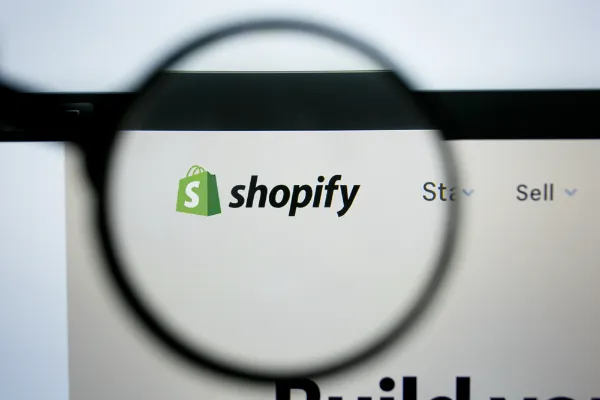 Shopifyのカスタムアプリの事例から開発費用、会社について