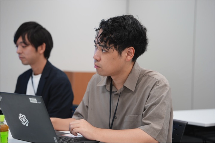 関西電力のAI・ロボティクス事業創出グループのインタビュー風景