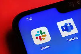 SlackやTeamsと連携するアプリやプラグイン開発とは？事例や費用など
