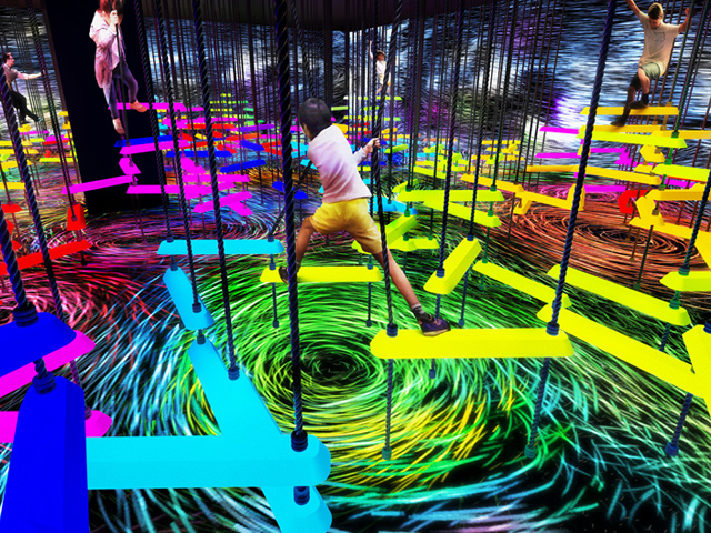 MORI Building DIGITAL ART MUSEUM: EPSON teamLab Borderless】身体で