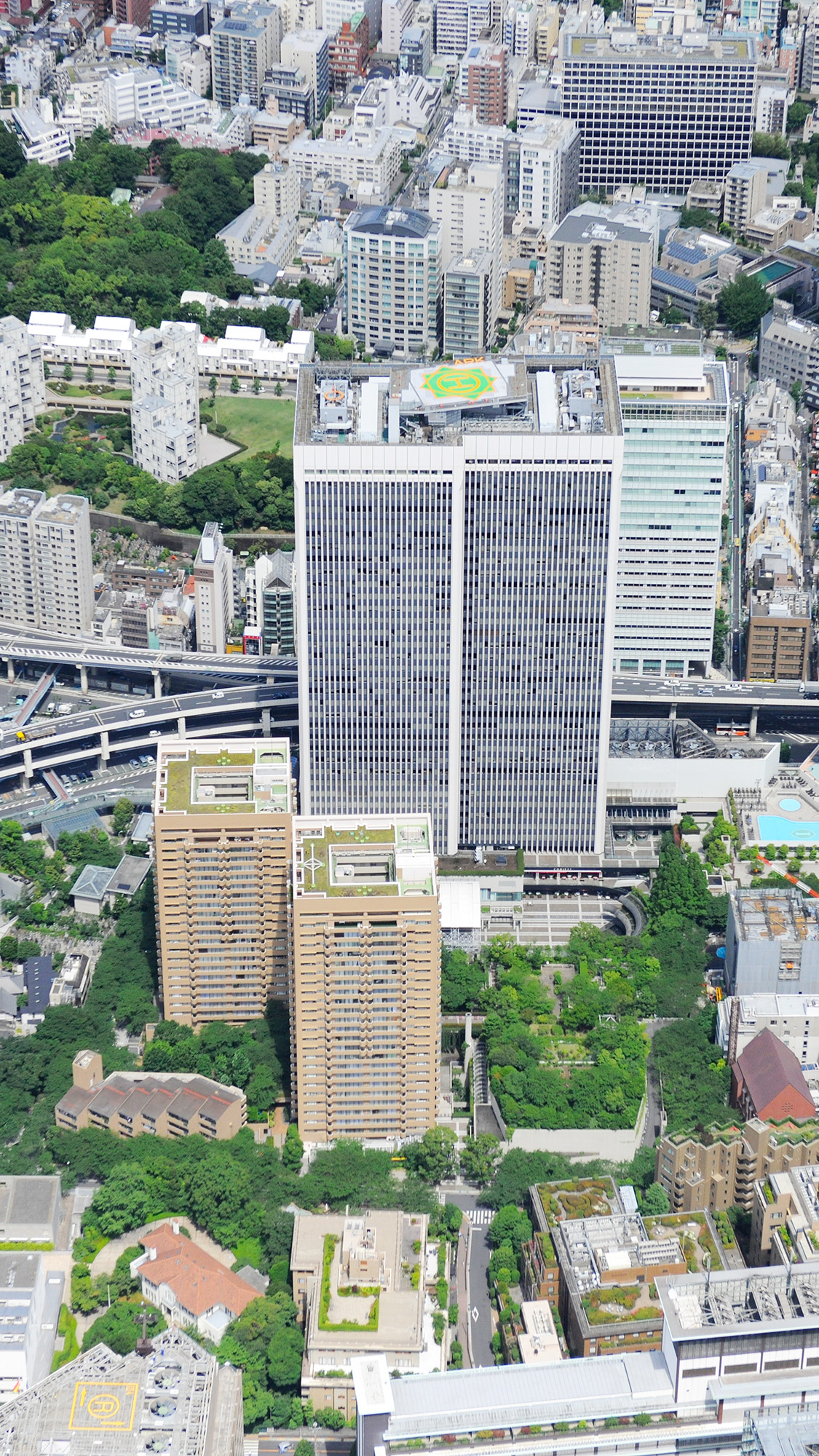 森ビルの不断の挑戦と成長の軌跡「森ビル 建築から都市へ」（新建築7月