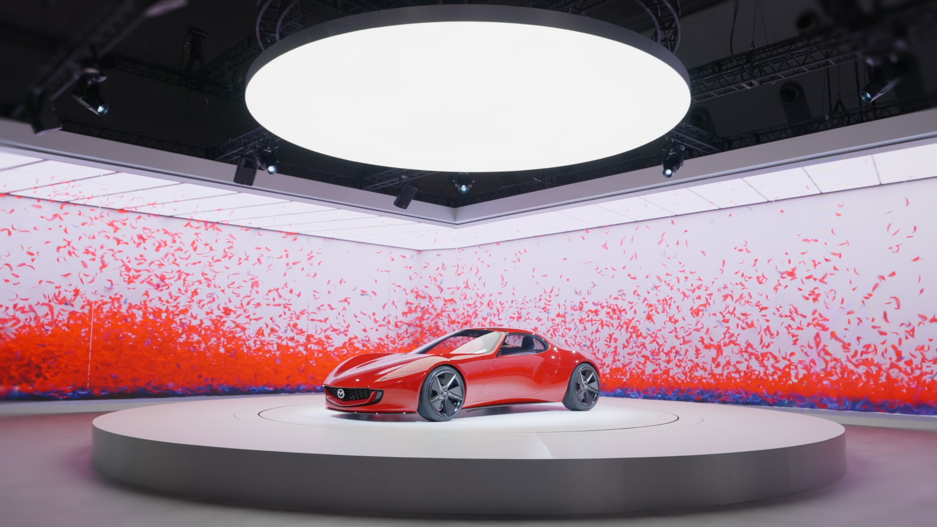 https://images.microcms-assets.io/assets/40168bc247ac4a3294ed29bf3032aed5/43a14e337fbe4a818e4ec4f555653c9f/mazda_16x9_red.jpg