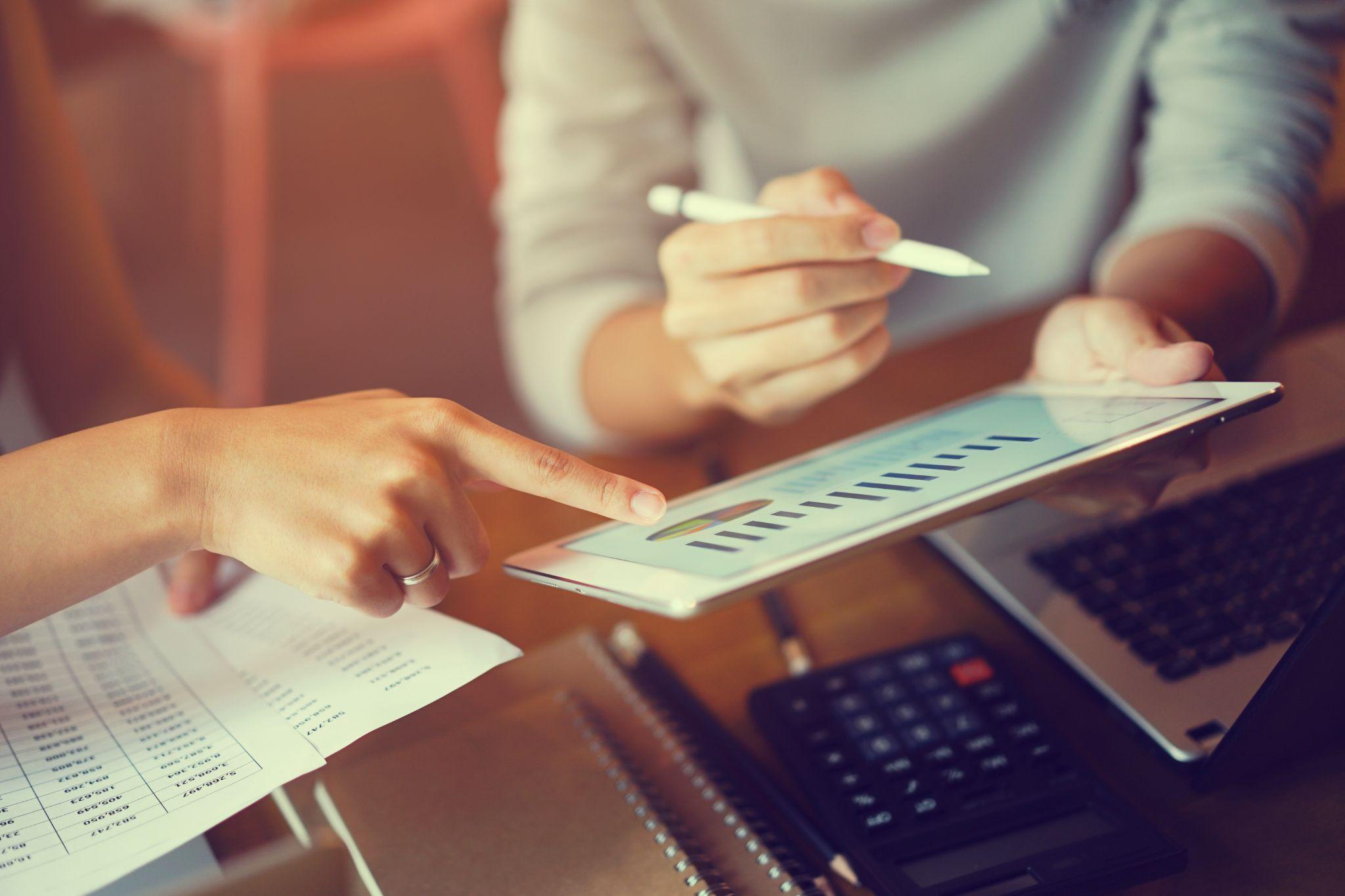 iPadを使ってMTGしている様子