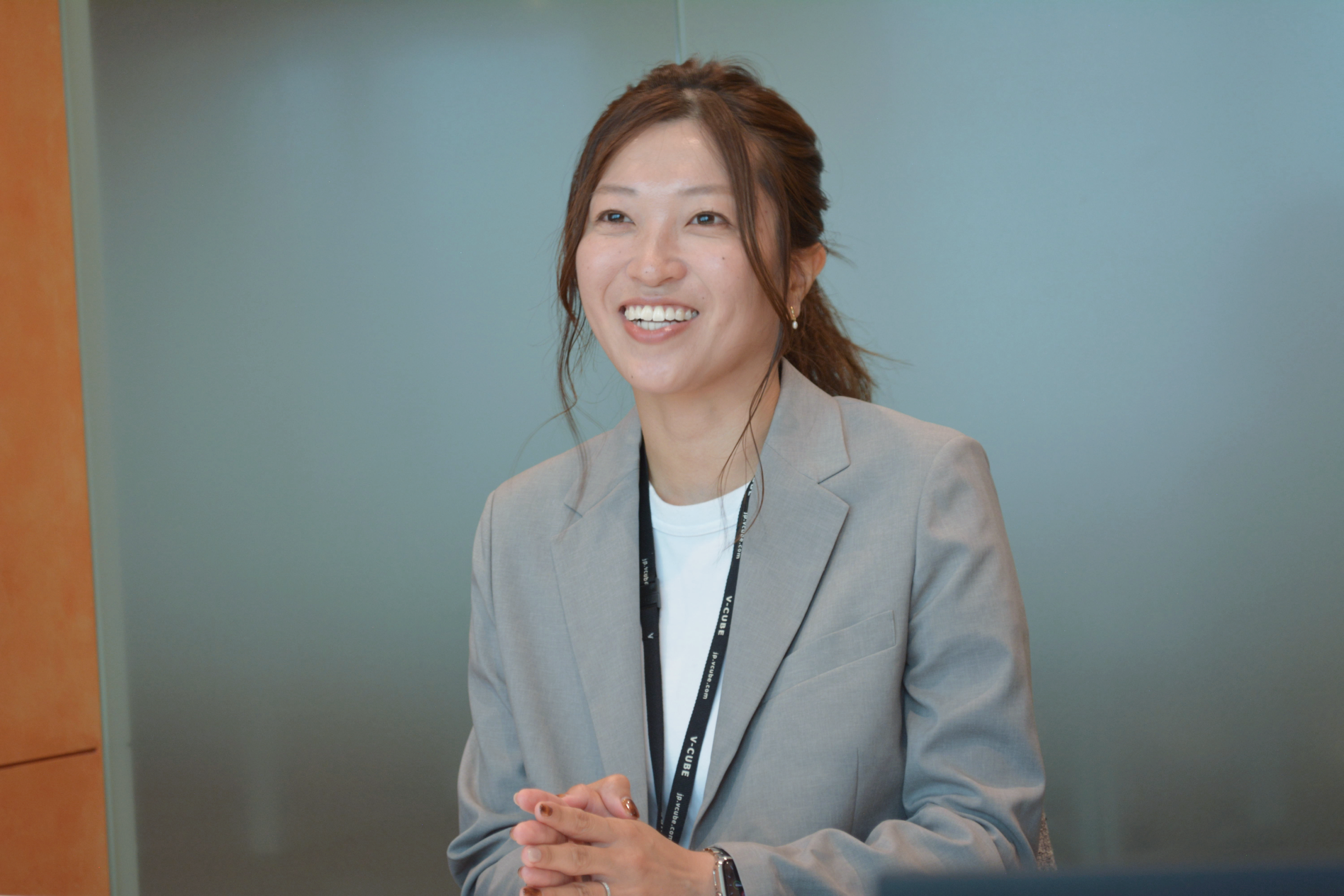 中根様がインタビューでお話をしている画像