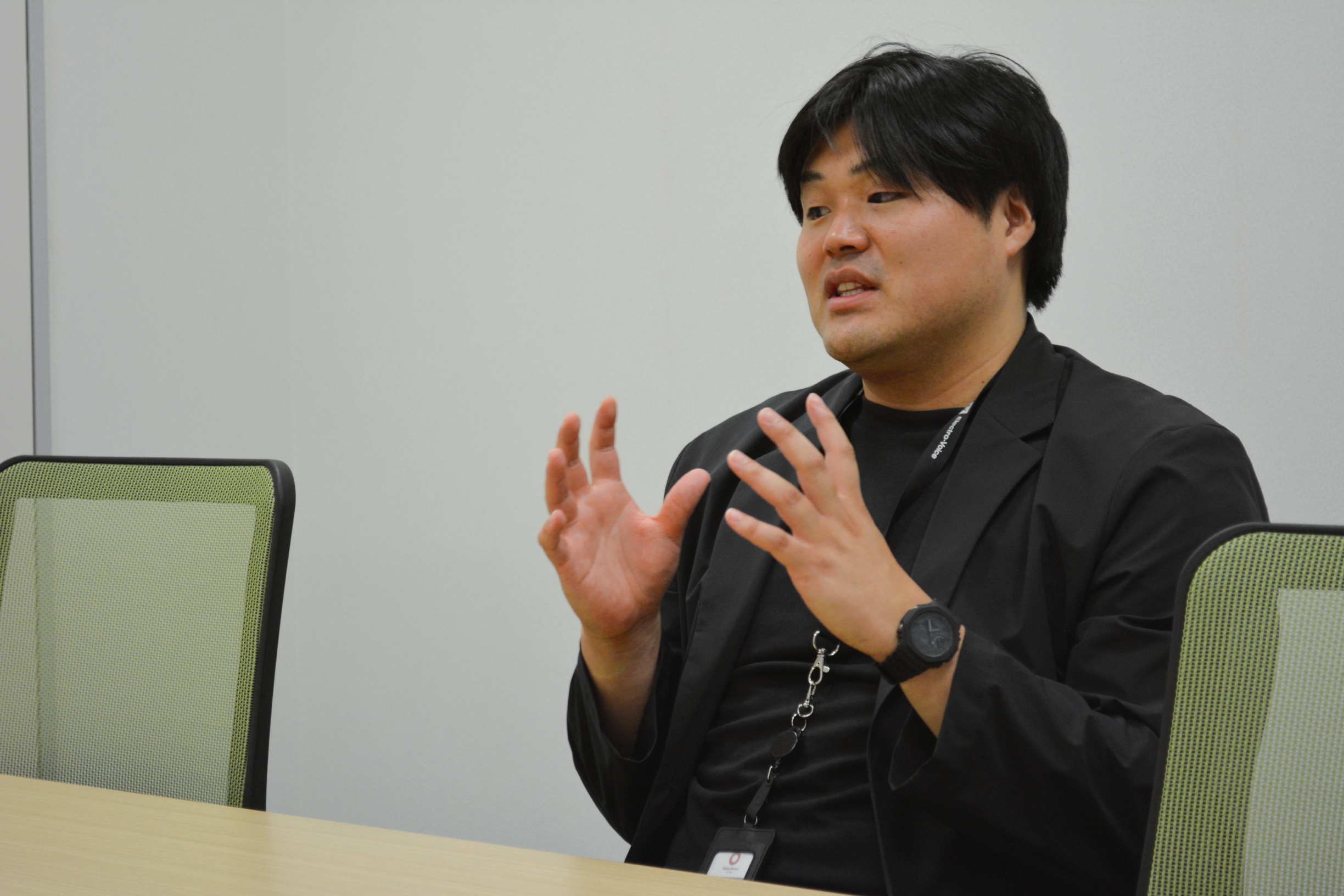 永野様がインタビューでお話をしている画像