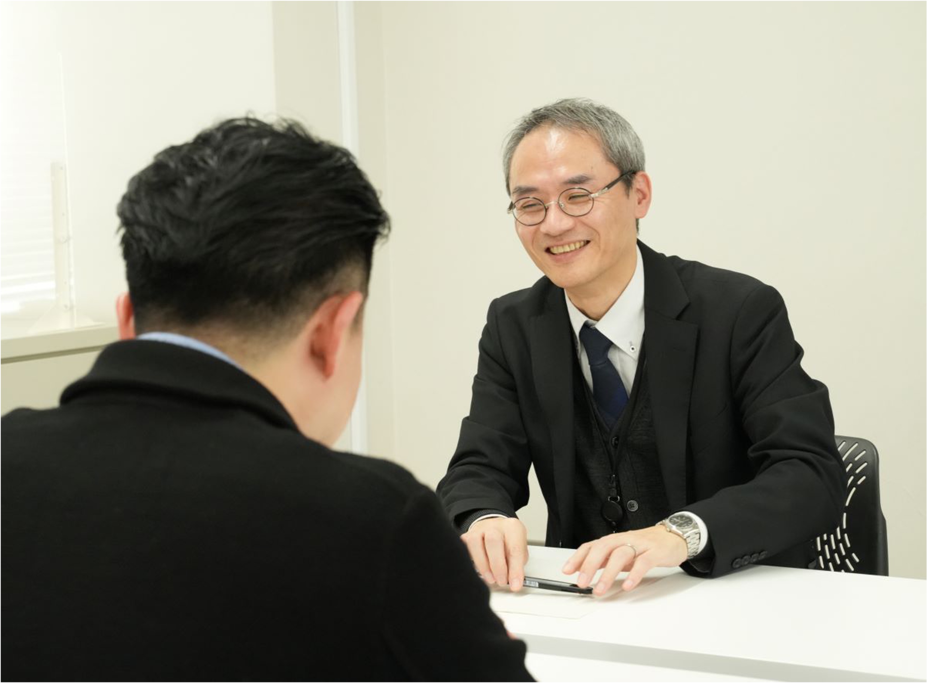 倉澤 様がインタビューでお話をしている画像