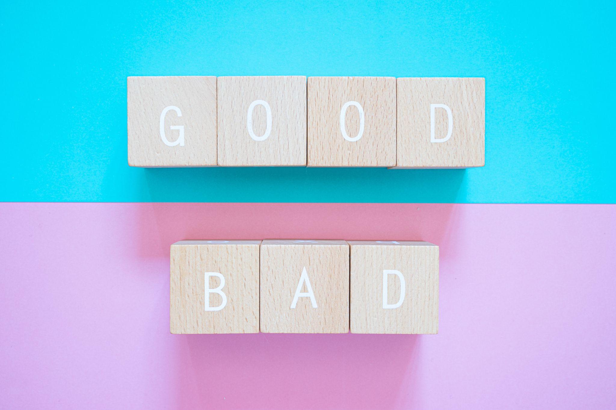 「GOOD」と「BAD」のブロック。IT機器調達手段のメリット・デメリットの比較をイメージさせる