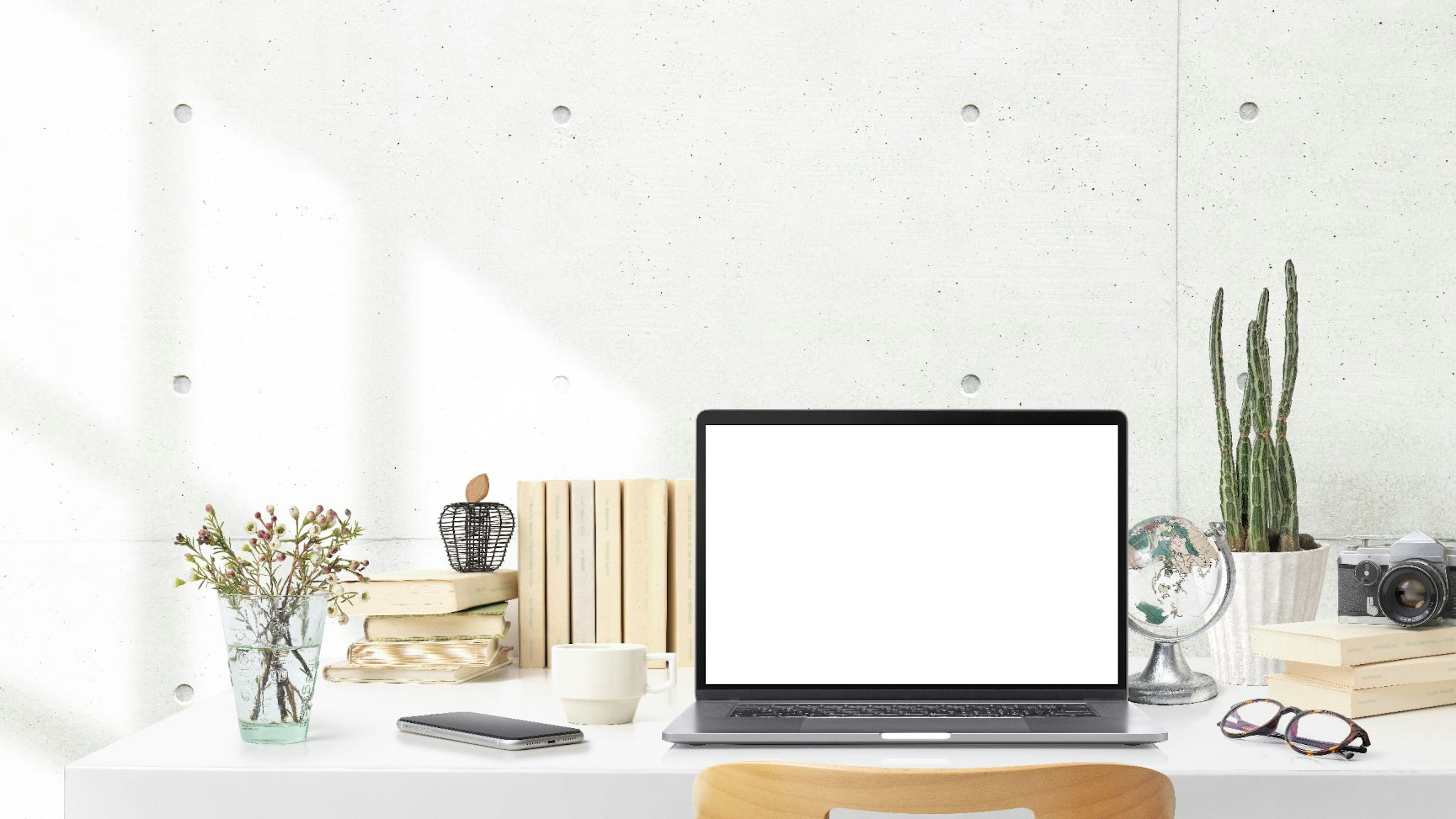 テレワーク向けのパソコンレンタルサービスとは？仕組みや手続きの流れを解説