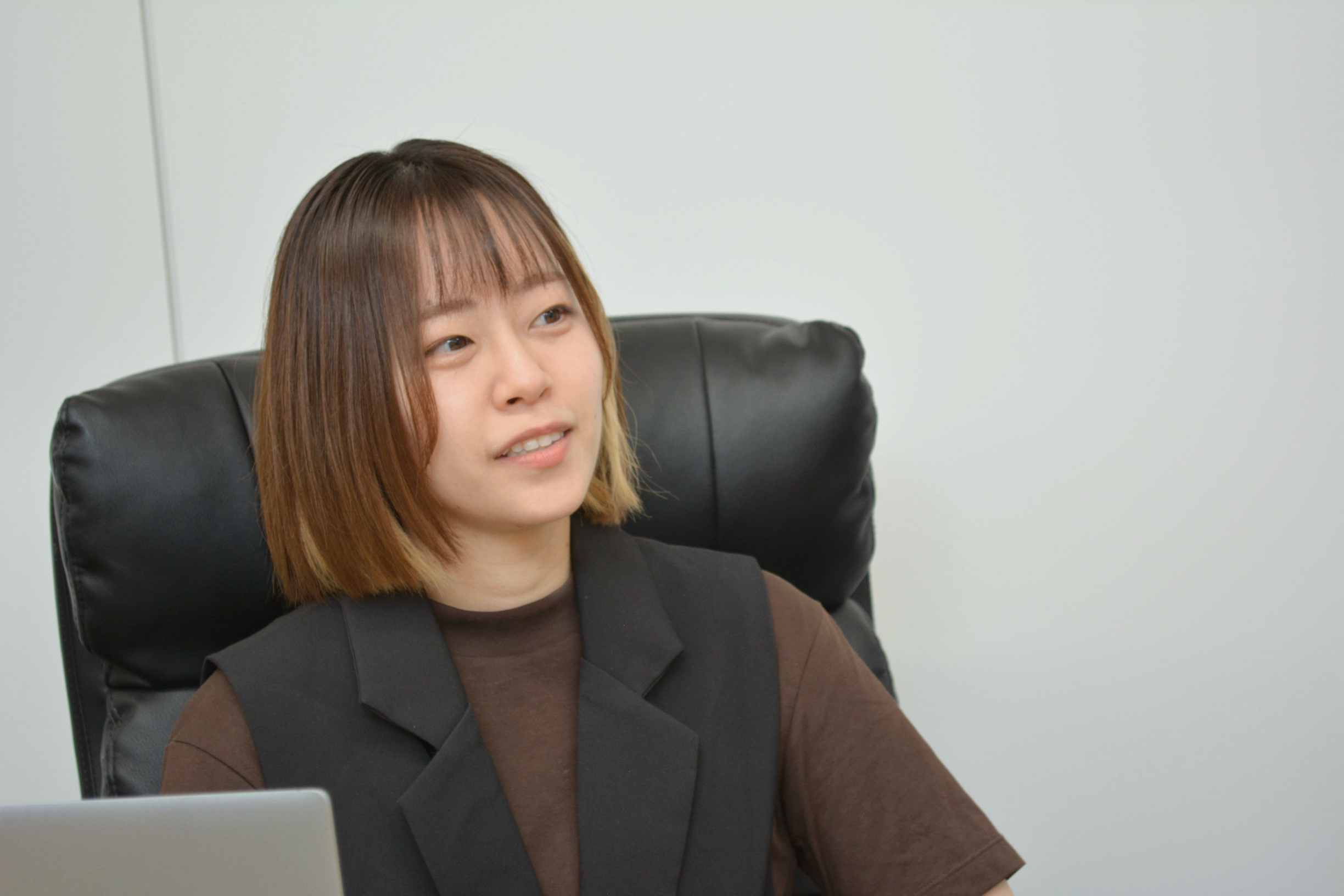 土屋 様がインタビューでお話をしている画像