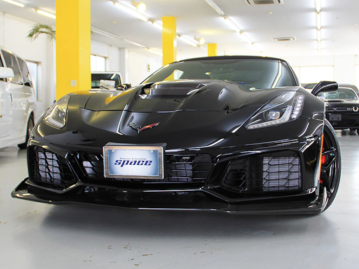 アメ車ワールドにコルベットZR1コンバーチブルが紹介されました