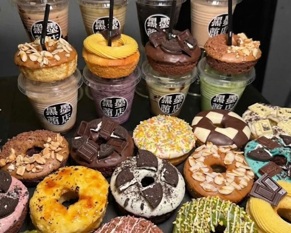 【高崎】夜ドーナツ＆アサイーボウルの「黒墨商店 高崎店」が飯塚町にオープンしてる