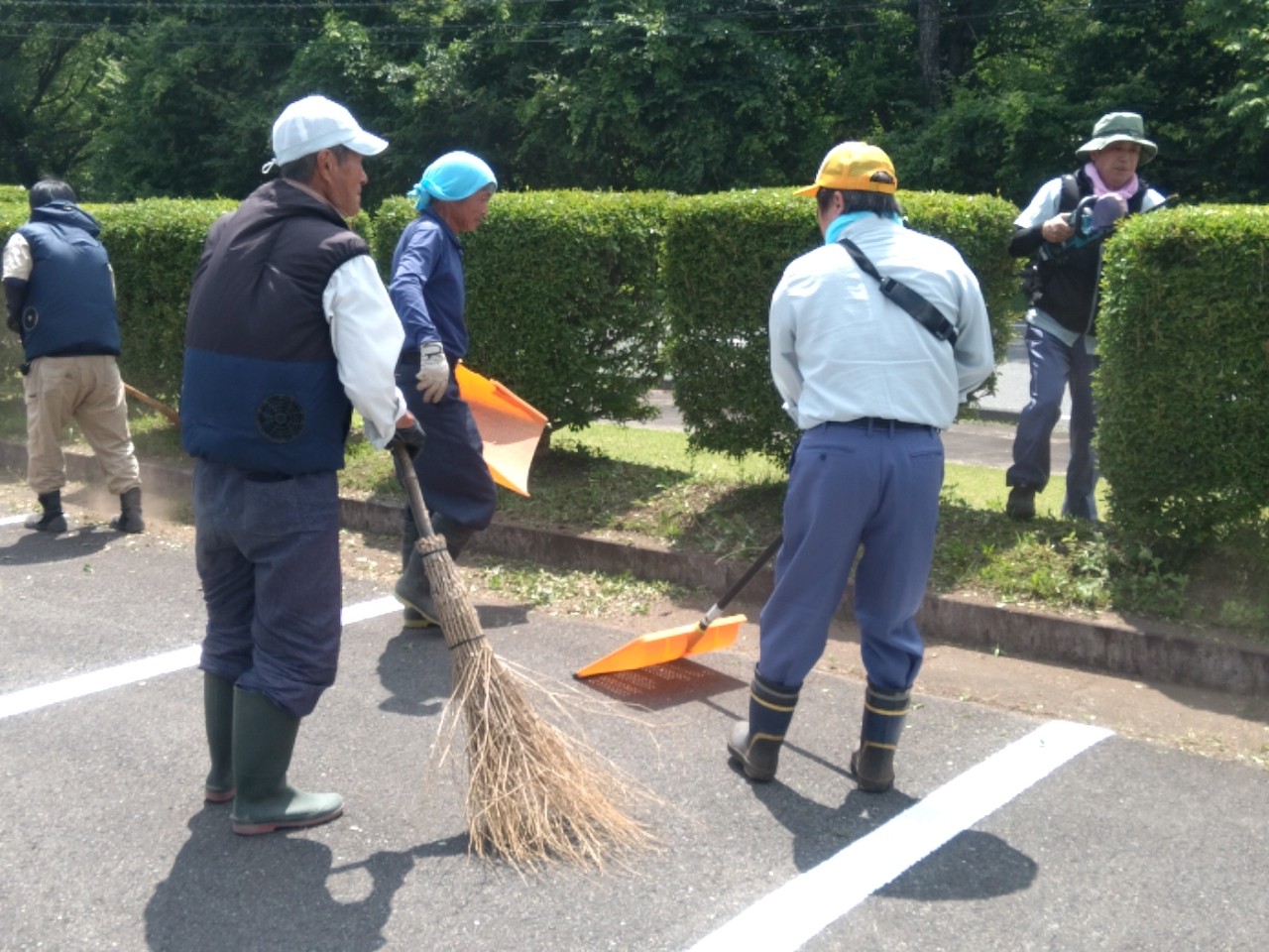 安全衛生大会とボランティア活動を実施しました。 2