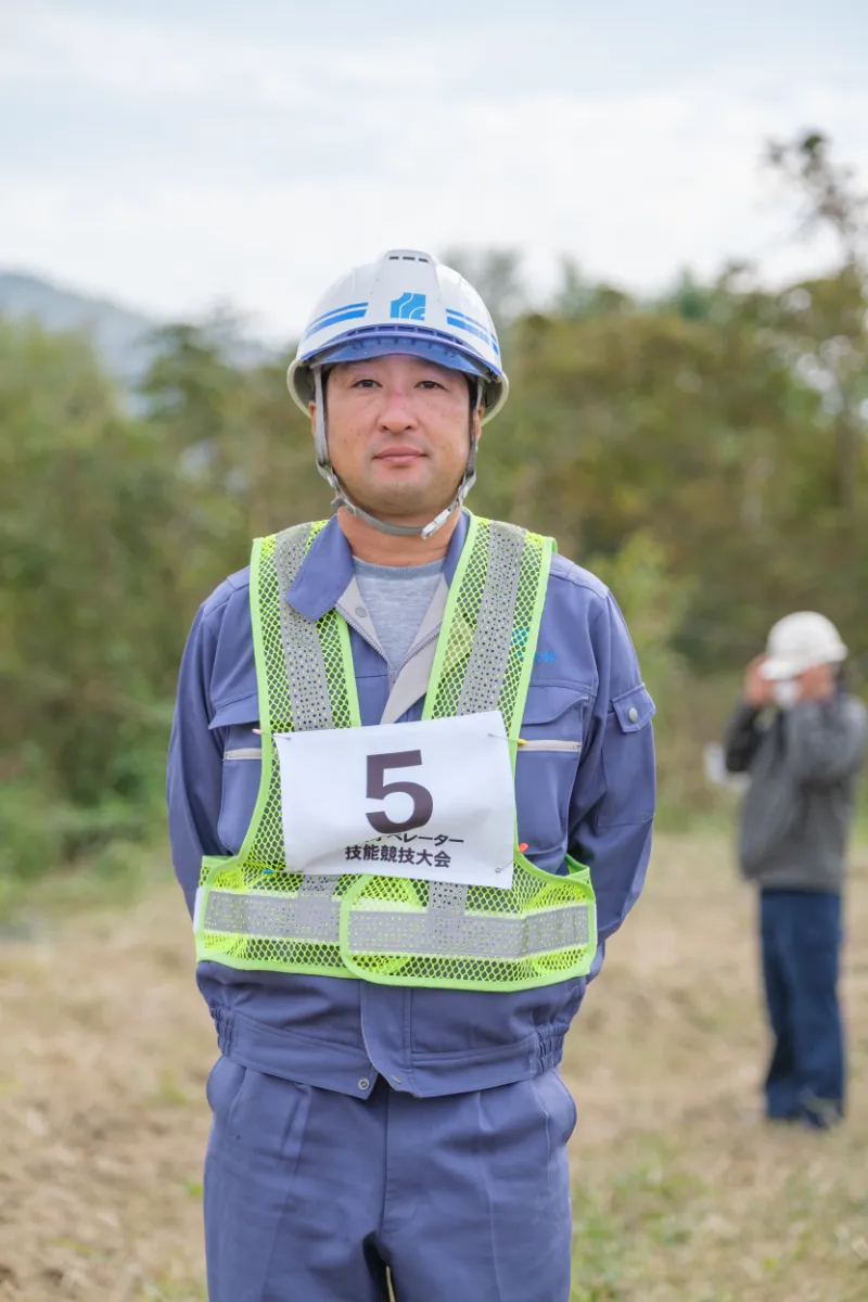 第４回岩手県重機オペレーター技能競技大会で当社従業員が準優勝の成績を収めました。 3