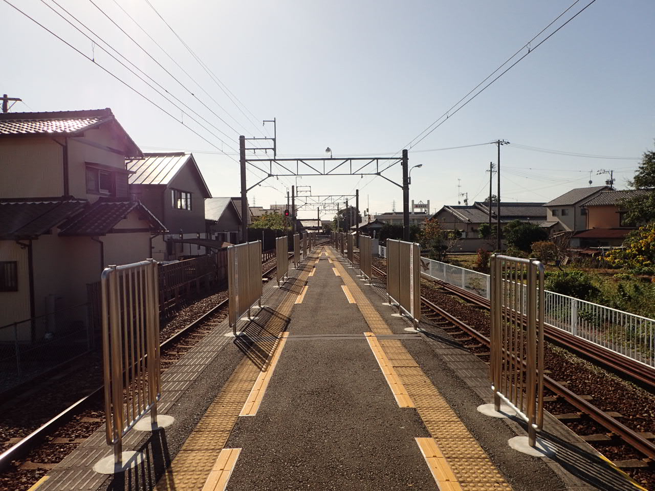 芝本駅ホーム固定柵設置工事