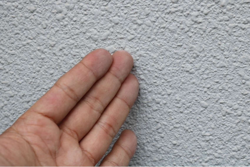 「冬の外壁トラブル急増！塗装業者がよく相談される症状ランキング」