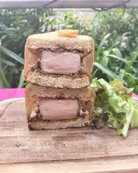 低温調理した　極太カツサンド