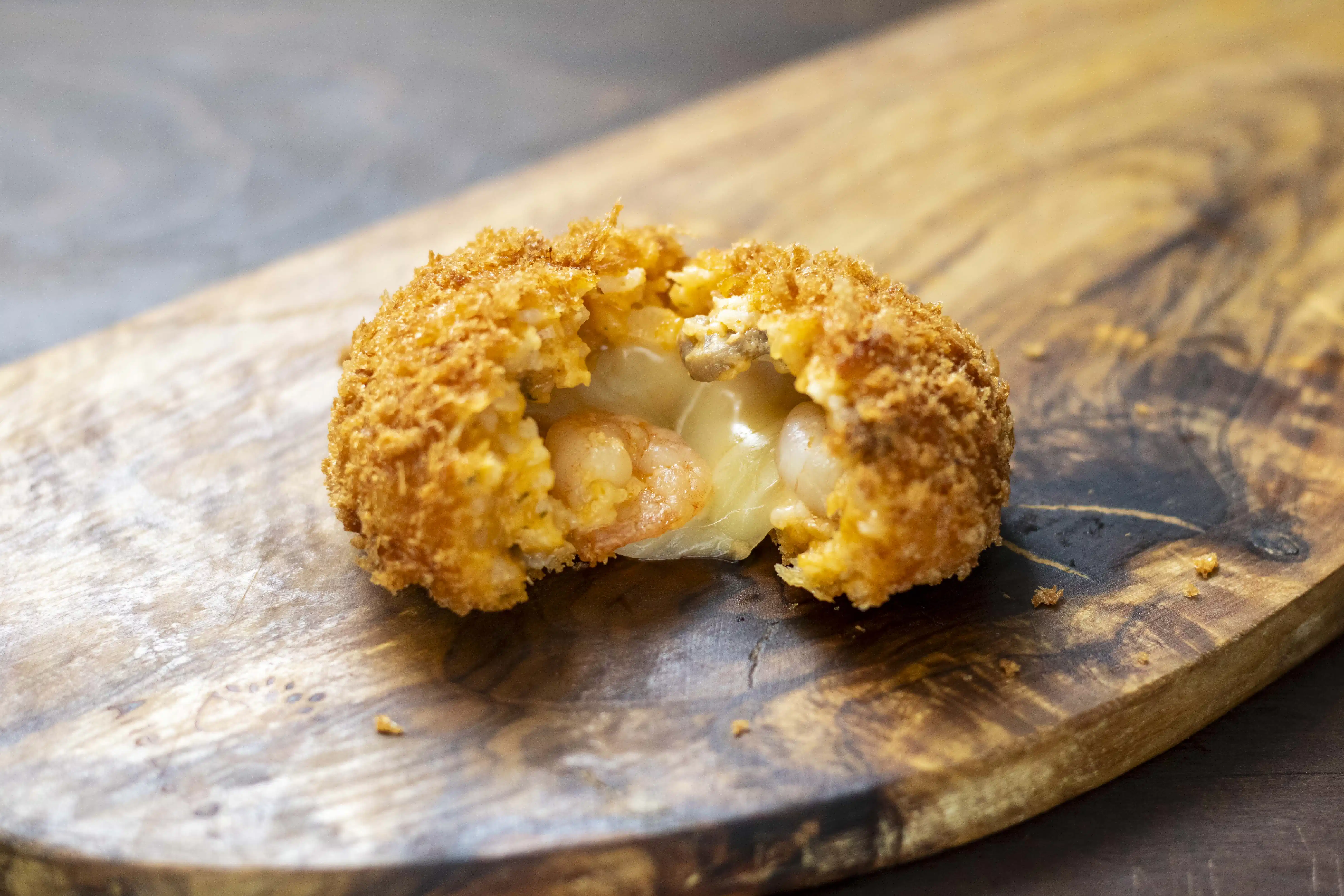 北海道チーズの海老ドリアコロッケ