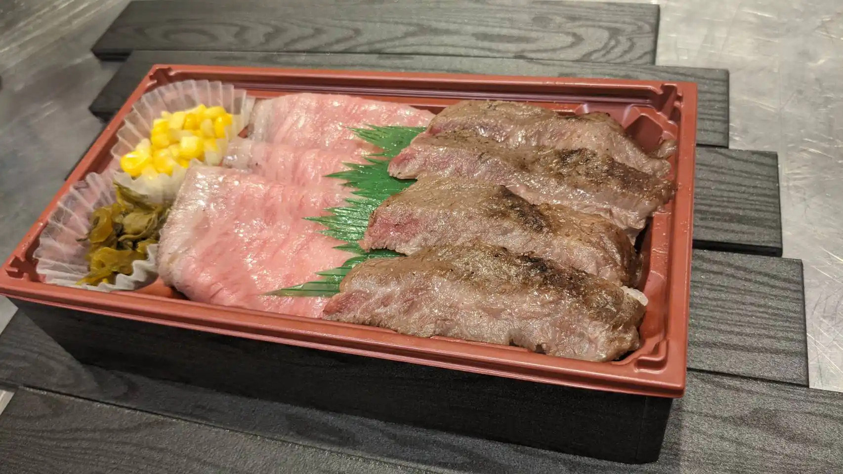 信州牛焼肉&ステーキ弁当