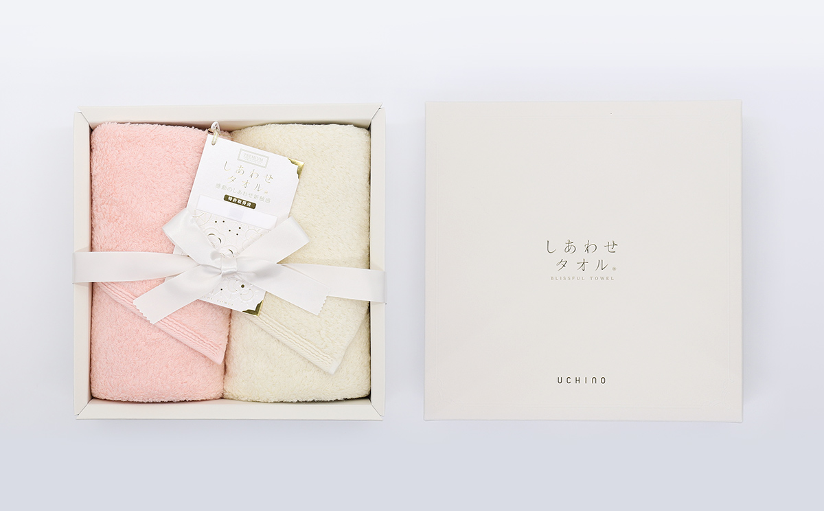 〈しあわせタオル〉は贈答用のリボンとオリジナルボックスをご用意しています