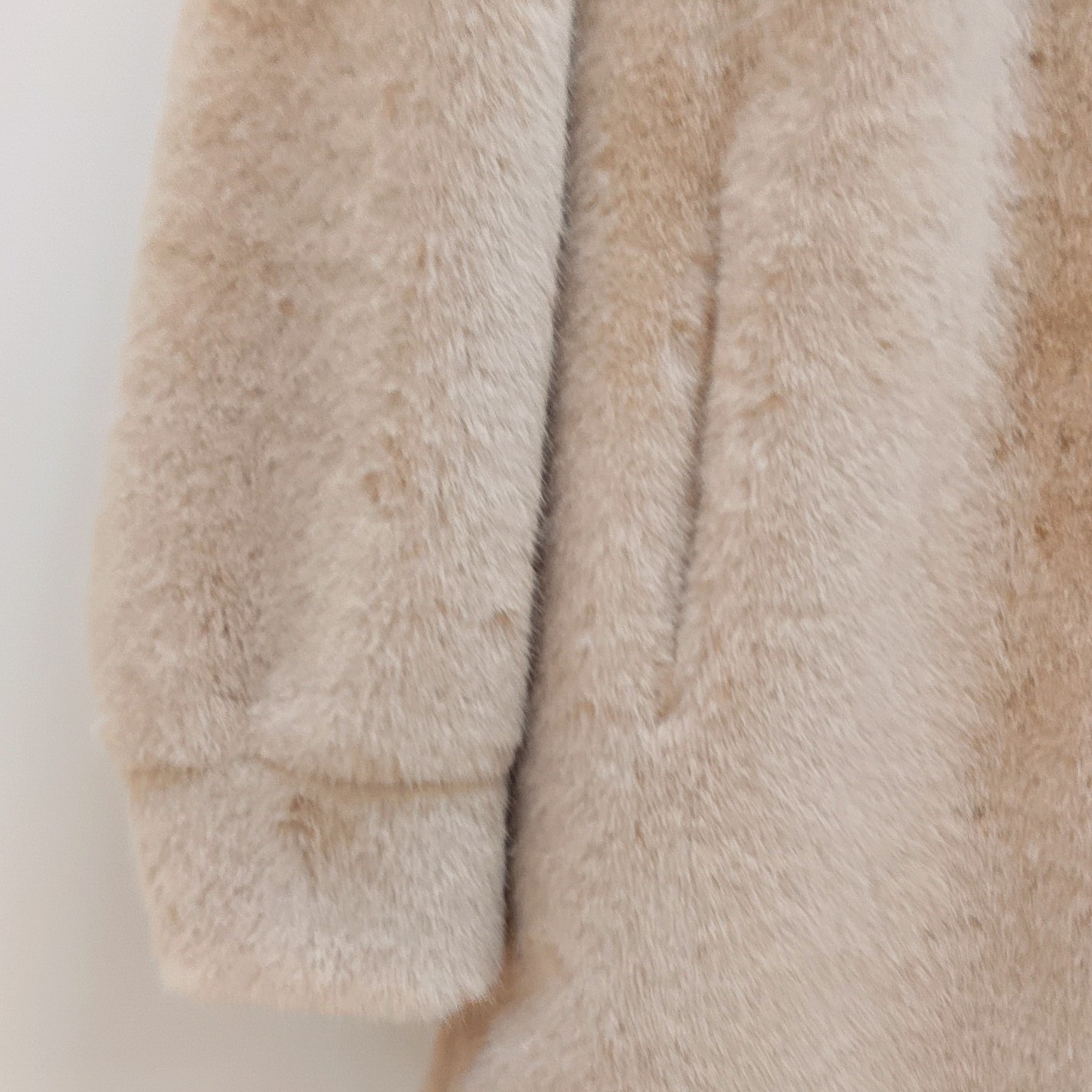 フード付きフェイクファーアウター ｜ ショップニュース ｜ 遠鉄百貨店