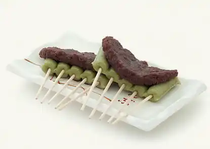 法多山名物厄除けだんご「茶だんご」 1箱、6カサ入 《200箱限り》