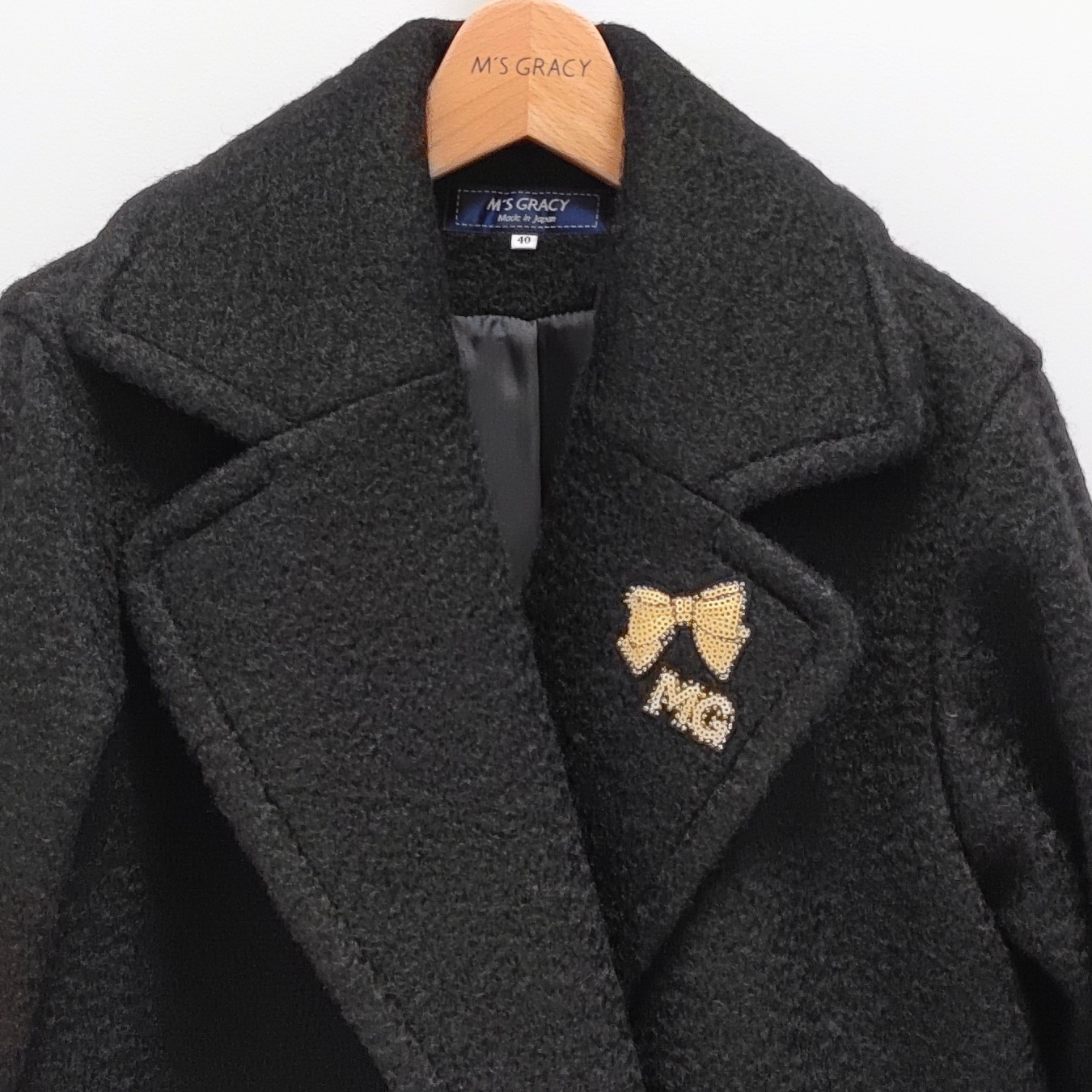 刺繍ワッペン付きテーラードコート ｜ ショップニュース ｜ 遠鉄百貨店