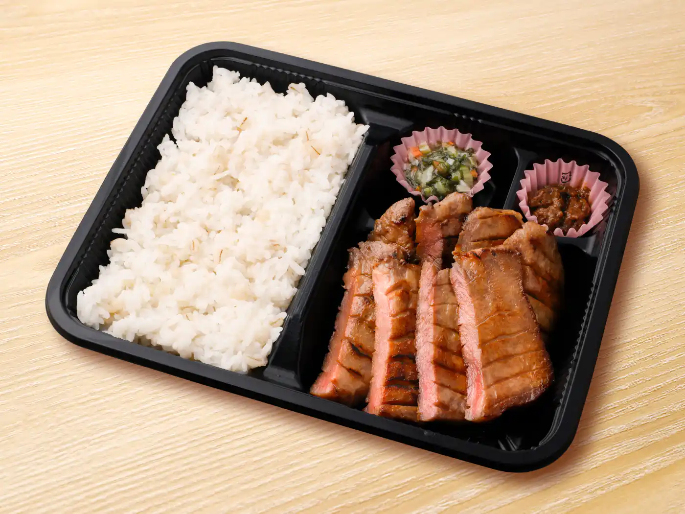 牛たん弁当(4枚8切)