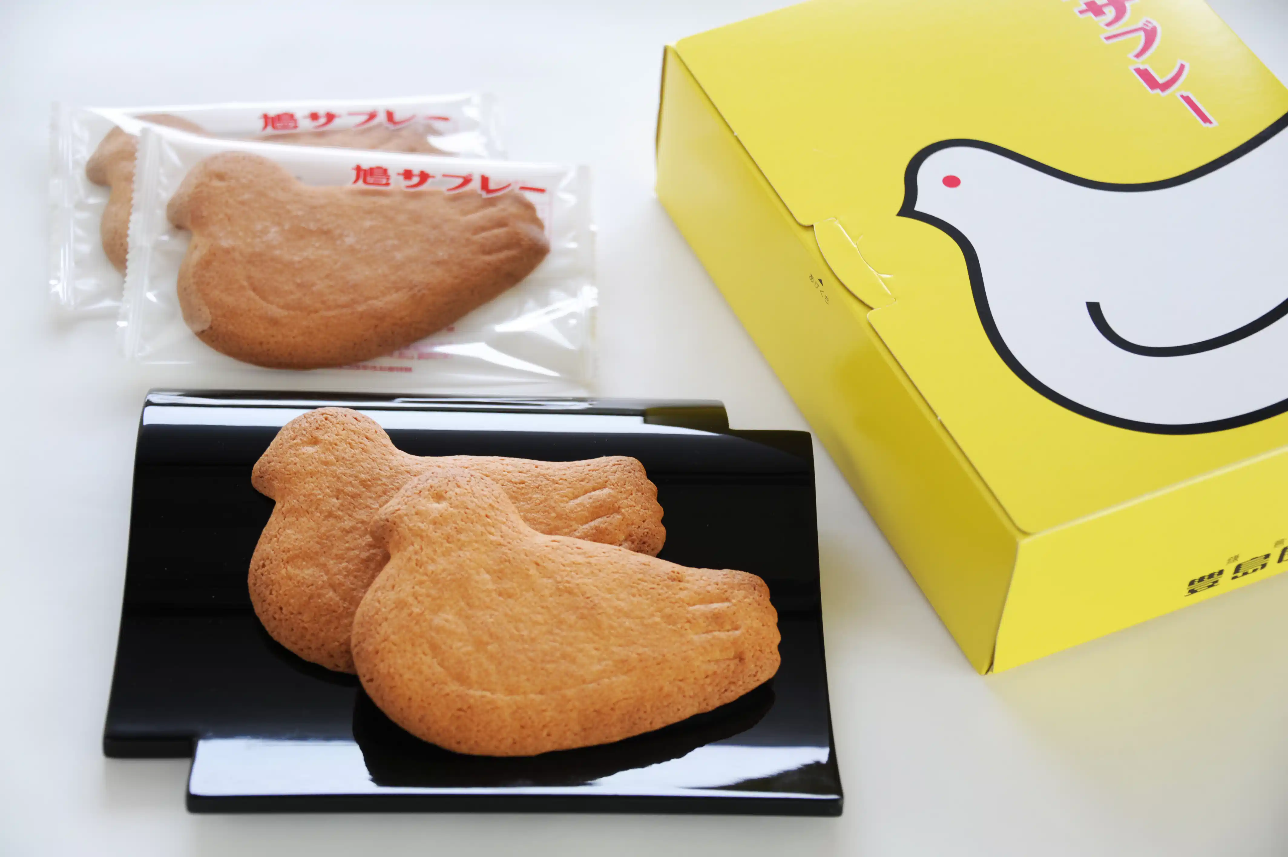 鳩サブレー