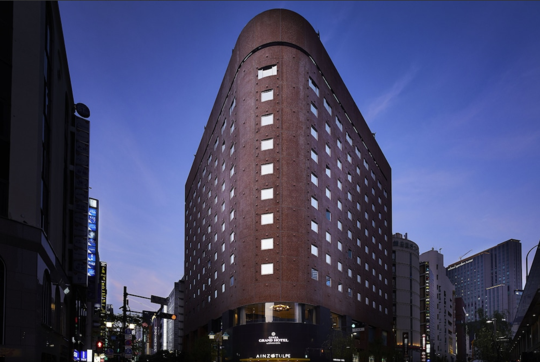 ホテルのフロント受付