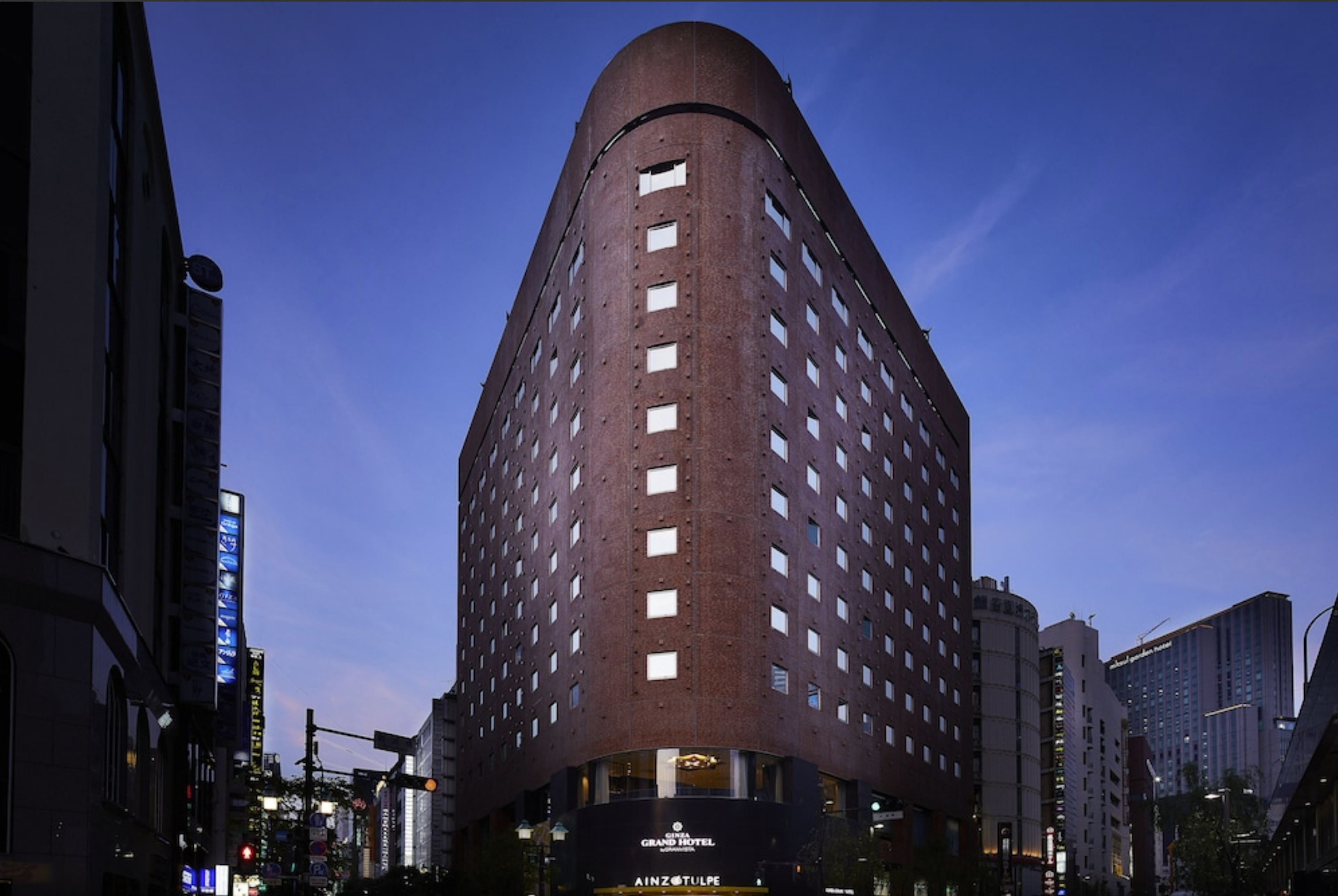 ホテルのフロント受付