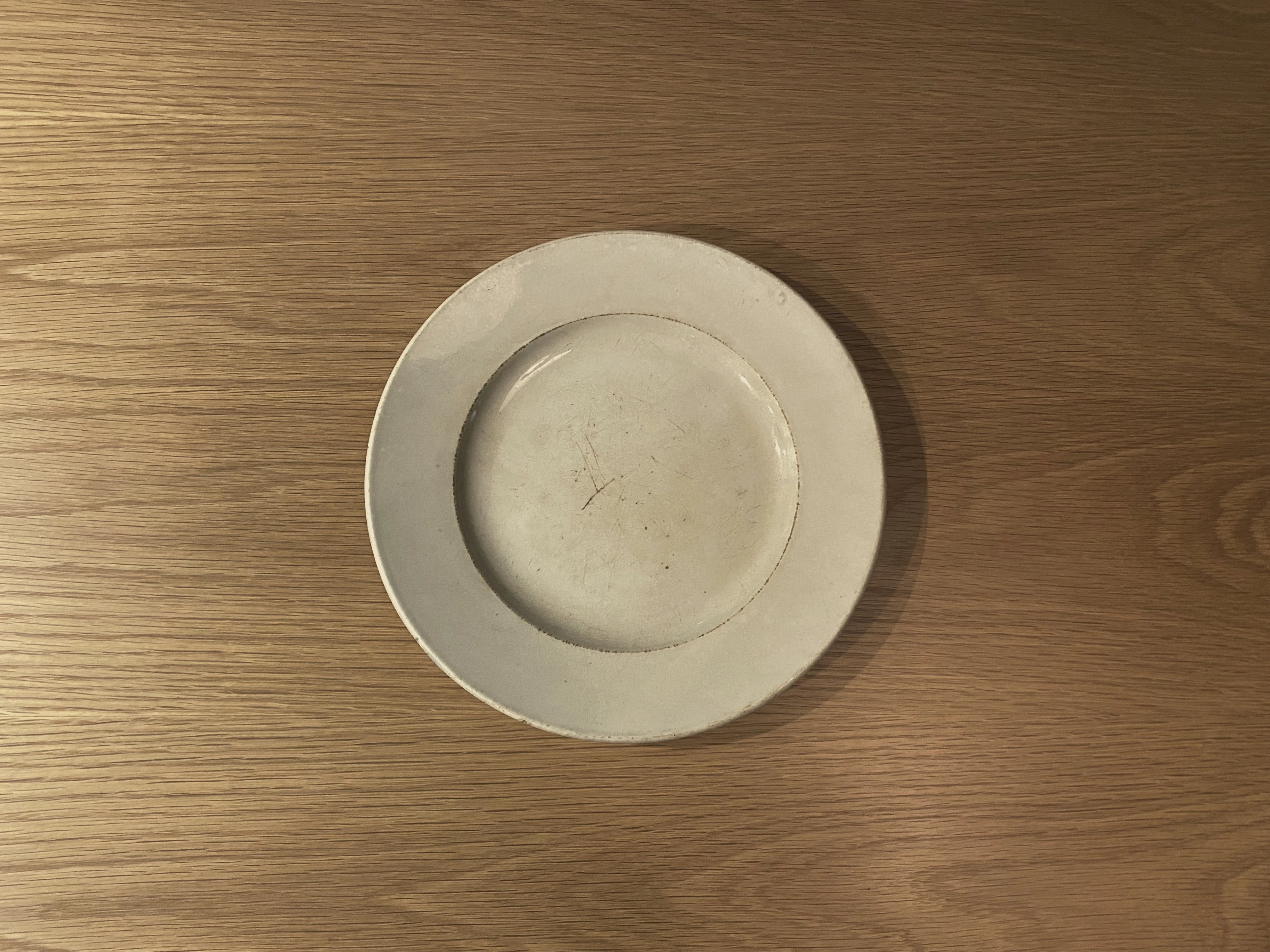 J. Vieillard & Cieのパン皿 ── ボルドーの食卓が残したもの — BIASED