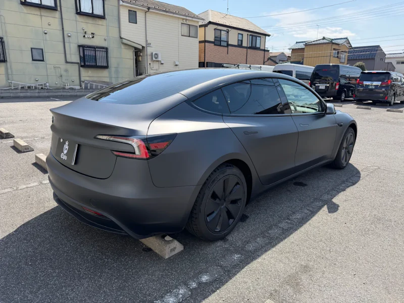 Tesla Model 3 スモークフィルム施工 の施工事例